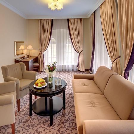 Windsor Spa Hotel カルロヴィ・ヴァリ エクステリア 写真