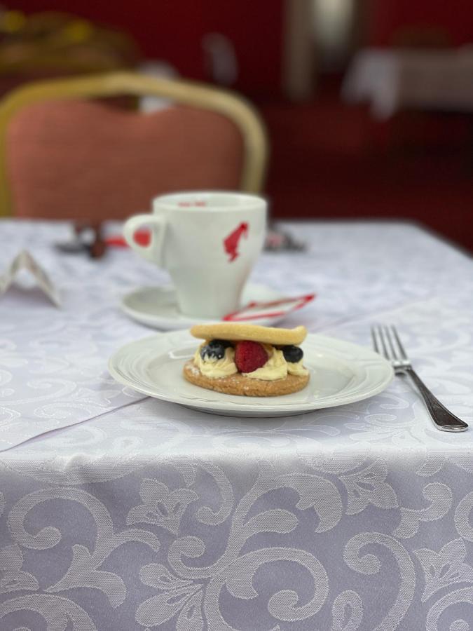 Windsor Spa Hotel カルロヴィ・ヴァリ エクステリア 写真