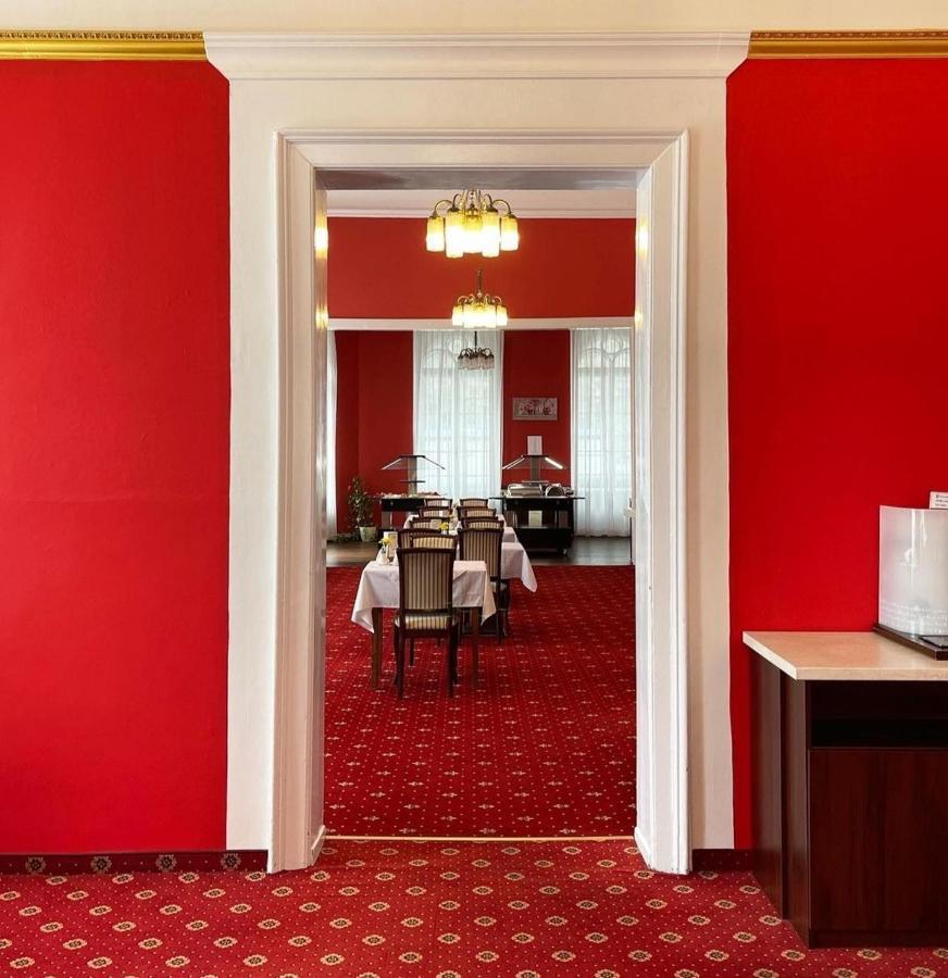 Windsor Spa Hotel カルロヴィ・ヴァリ エクステリア 写真