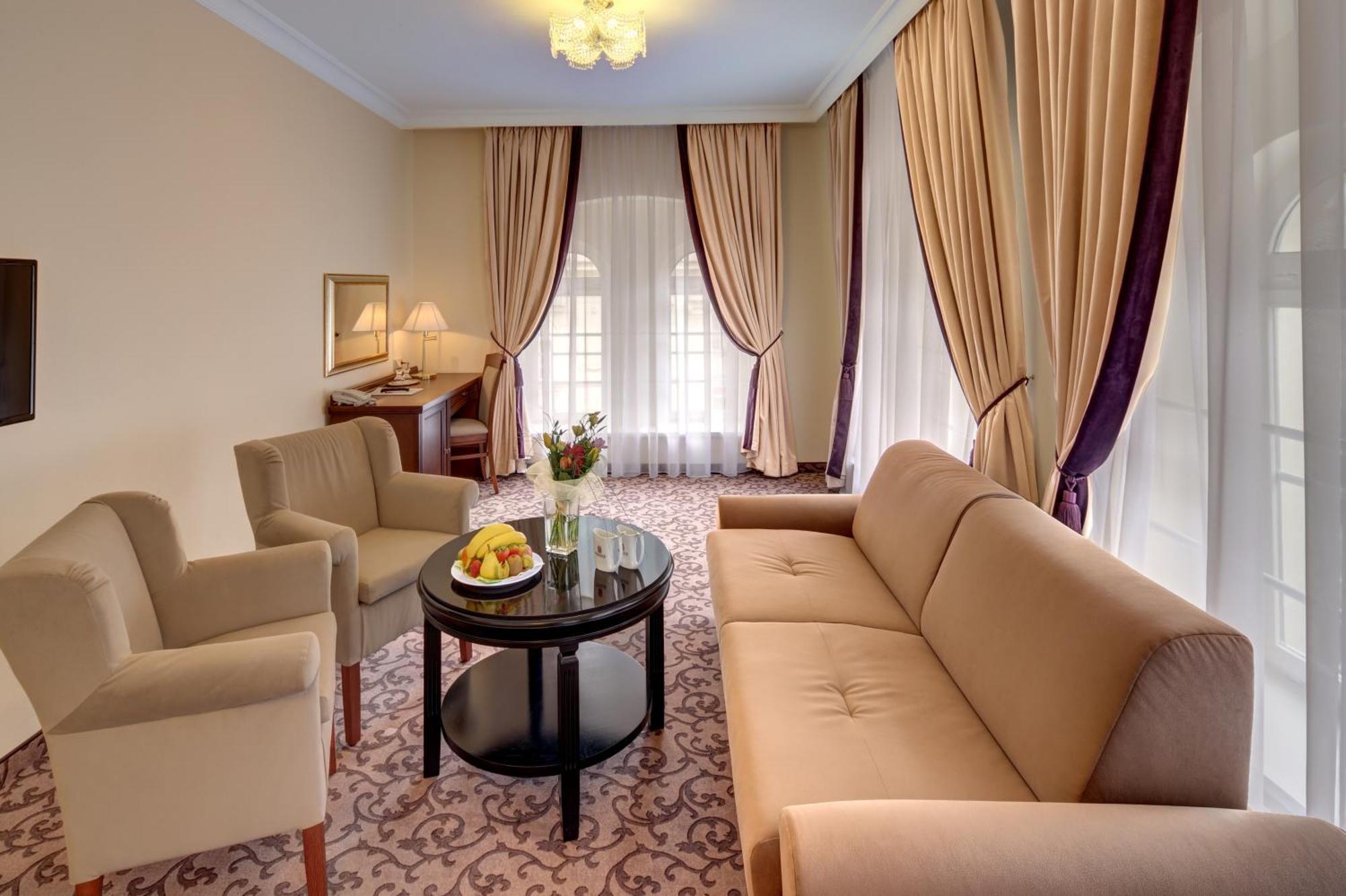 Windsor Spa Hotel カルロヴィ・ヴァリ エクステリア 写真